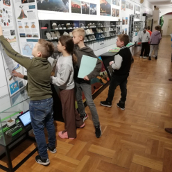 Třída 5. A "staví z hornin"