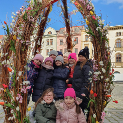 Velikonoční strom před radnicí