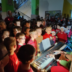 Zpívání u stromečku